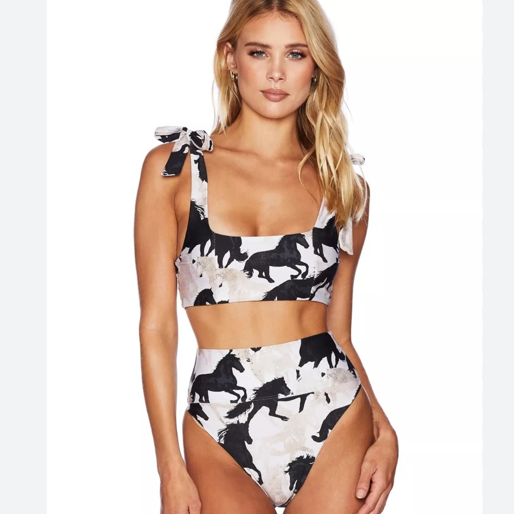 Beach Riot Avalon Top Brand New with Tags